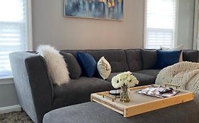 Cozy, Upstairs Apartment Pets Welcome With Fee Family Friendly Close To Everything